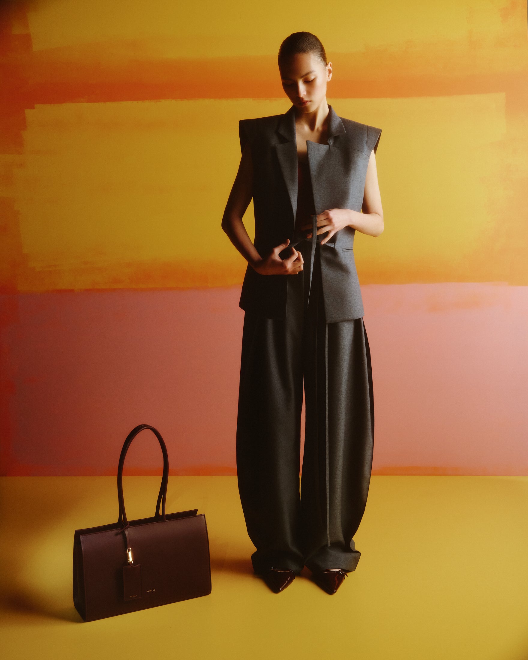 Medium Carolyn Tote Bag in Marsala