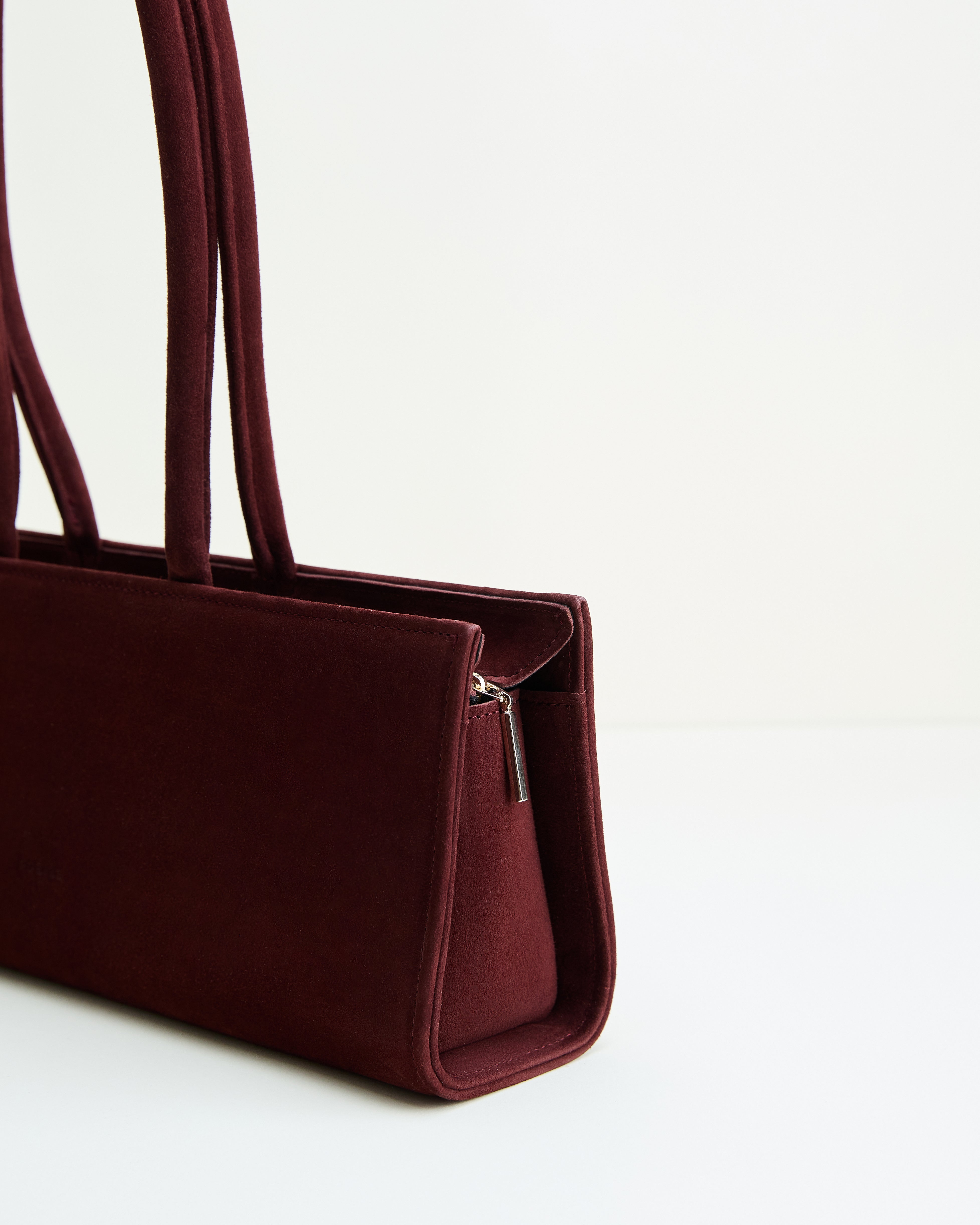 Cecilie bag in cherry color