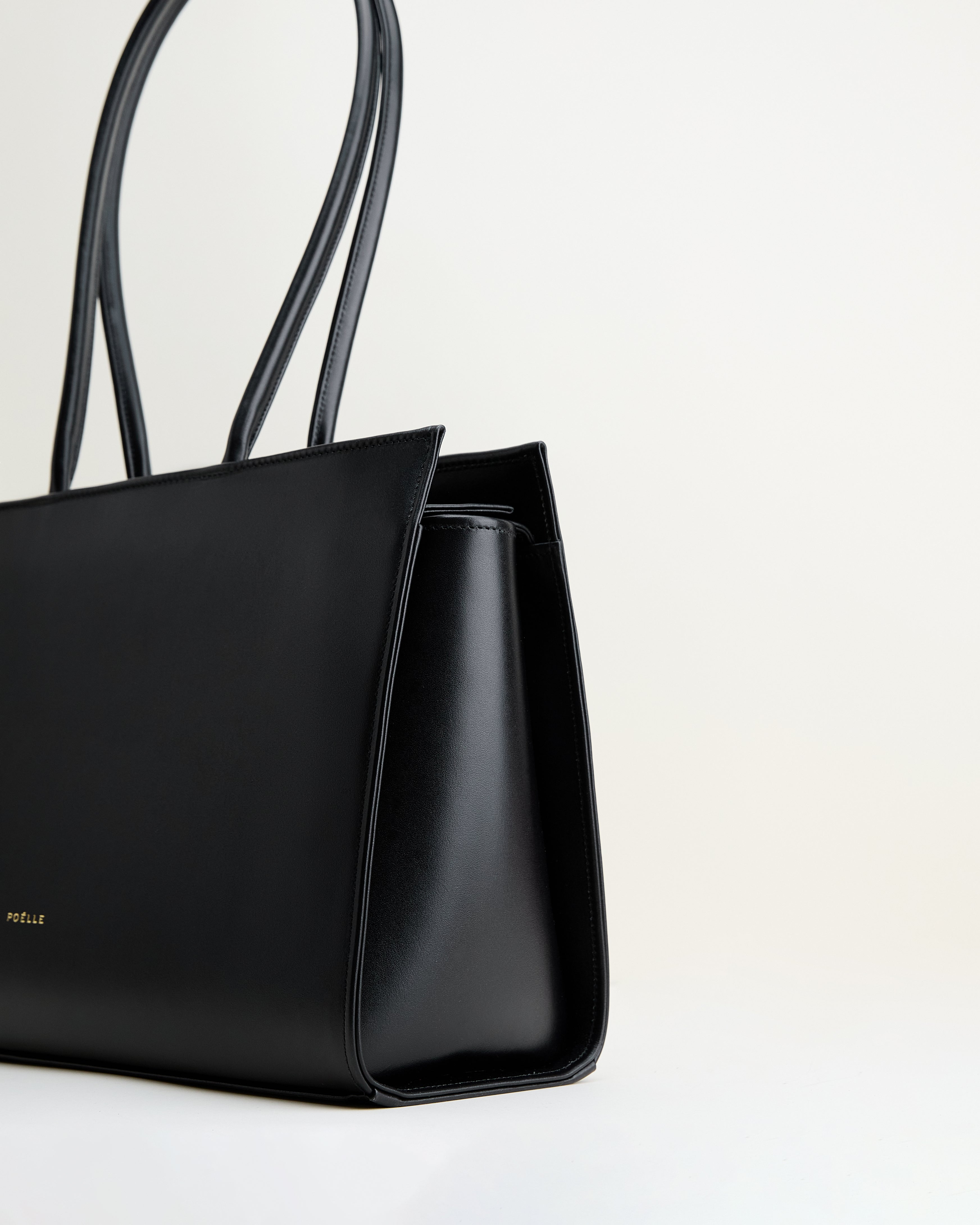 Medium Carolyn Tote Bag in Black